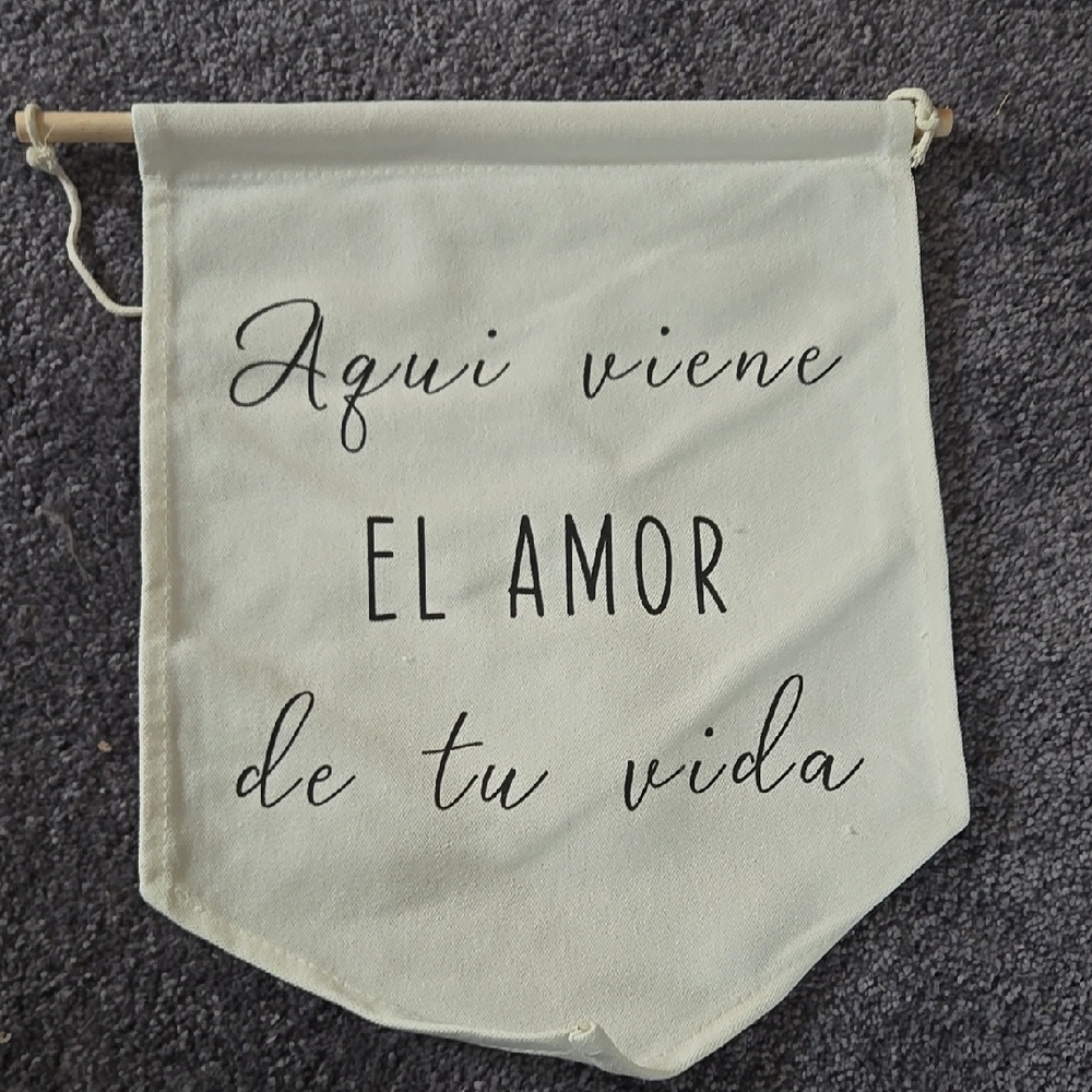 Decorative Wall Banner with Spanish Quote